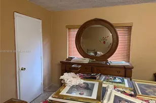 962 E 19th St, Hialeah, FL 33013 - Photo 19