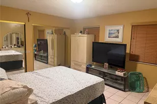 962 E 19th St, Hialeah, FL 33013 - Photo 13