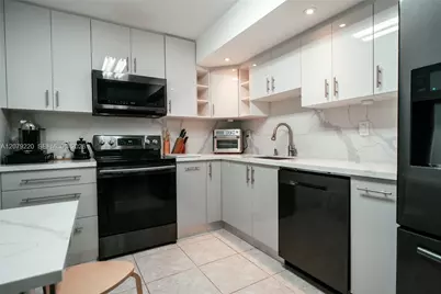 2001 Atlantic Shores Blvd #320, Hallandale Beach, FL 33009 - Photo 13
