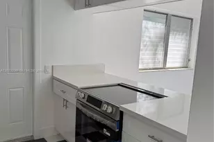 8017 Byron Ave, Miami Beach, FL 33141 - Photo 5