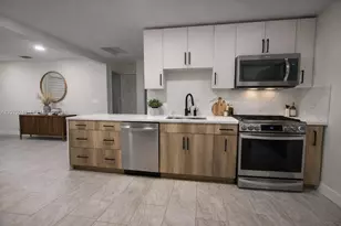 6782 SW 25th St, Miami, FL 33155 - Photo 3