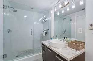 253 NE 2nd St, Miami, FL 33132 - Photo 19