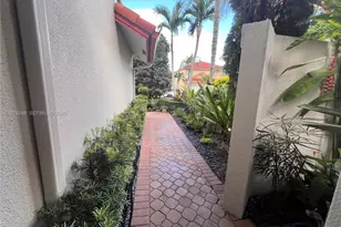 5348 NW 106th Ct, Doral, FL 33178 - Photo 9