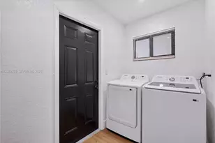 5724 SW 18th St, West Park, FL 33023 - Photo 11