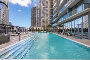 77 SE 5th St, Miami, FL 33131 - Photo 21