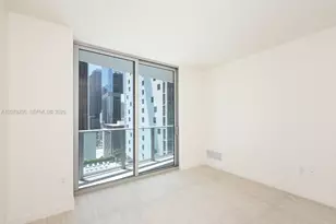 77 SE 5th St, Miami, FL 33131 - Photo 11