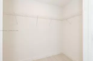 77 SE 5th St, Miami, FL 33131 - Photo 15