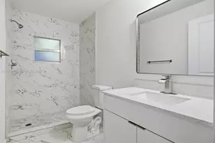 465 NE 165th St, Miami, FL 33162 - Photo 11