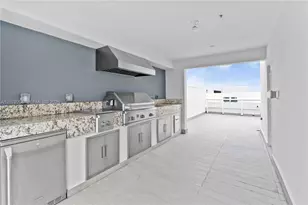 10517 NW 66th St, Doral, FL 33178 - Photo 13