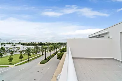 10517 NW 66th St, Doral, FL 33178 - Photo 15