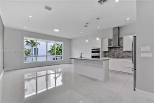 10517 NW 66th St, Doral, FL 33178 - Photo 3