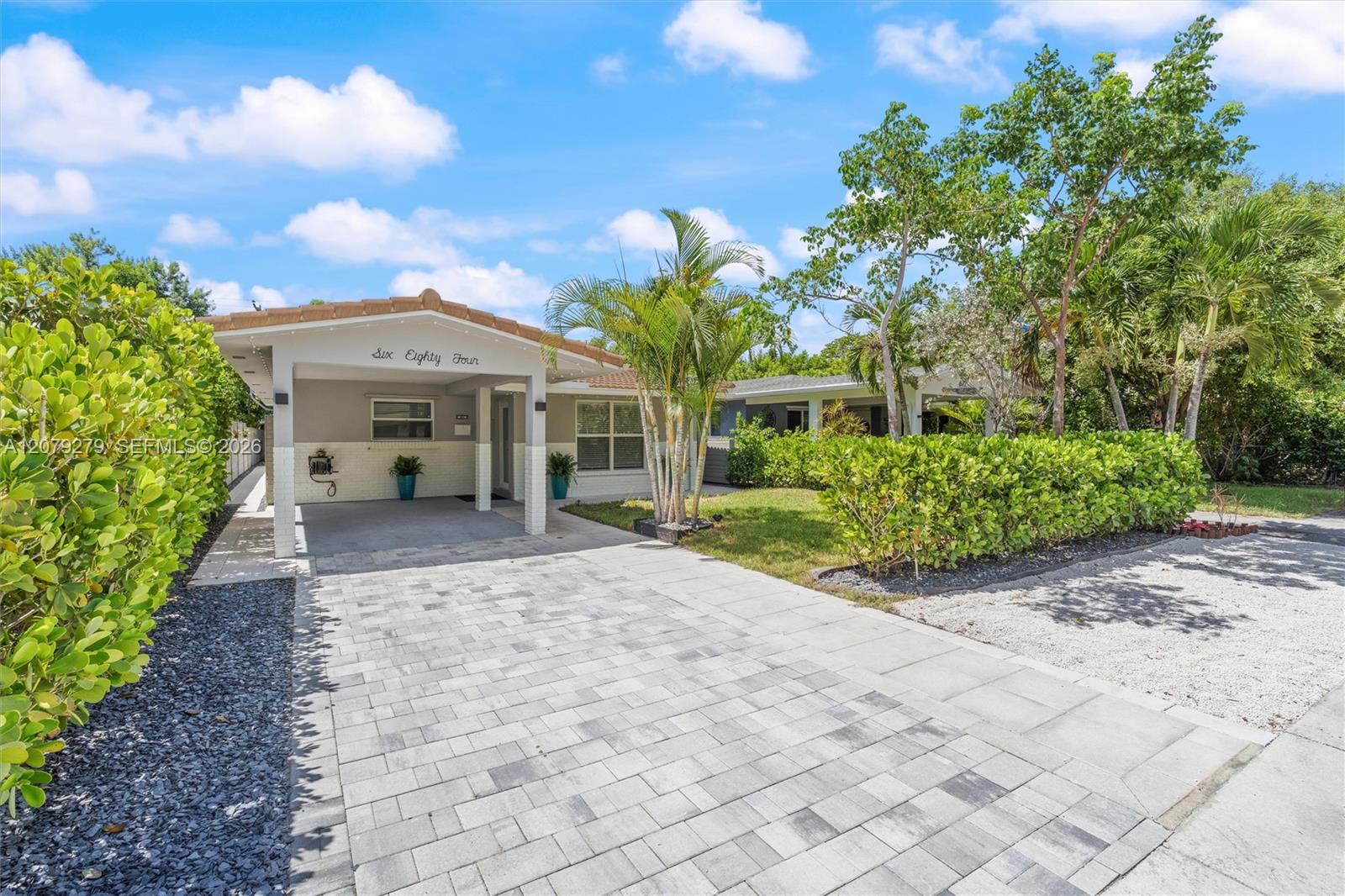 684 NE 35th St - 684 NE 35th St, Oakland Park, FL 33334 Luxury Property | Jose Angel Pina