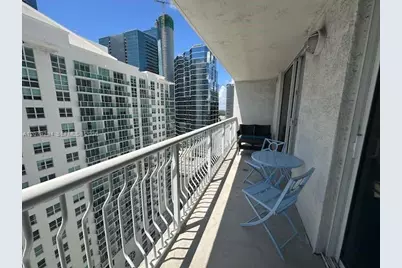 1200 Brickell Bay Dr #2303, Miami, FL 33131 - Photo 5