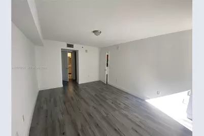 1200 Brickell Bay Dr #2303, Miami, FL 33131 - Photo 11