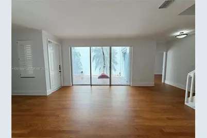 1135 Cliffrose St, Hollywood, FL 33019 - Photo 9