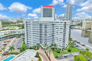 100 Golden Isles Dr, Hallandale Beach, FL 33009 - Photo 37