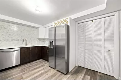 16325 Golf Club Rd #104, Weston, FL 33326 - Photo 5