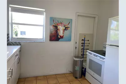 1011 9th St #8, Miami Beach, FL 33139 - Photo 11