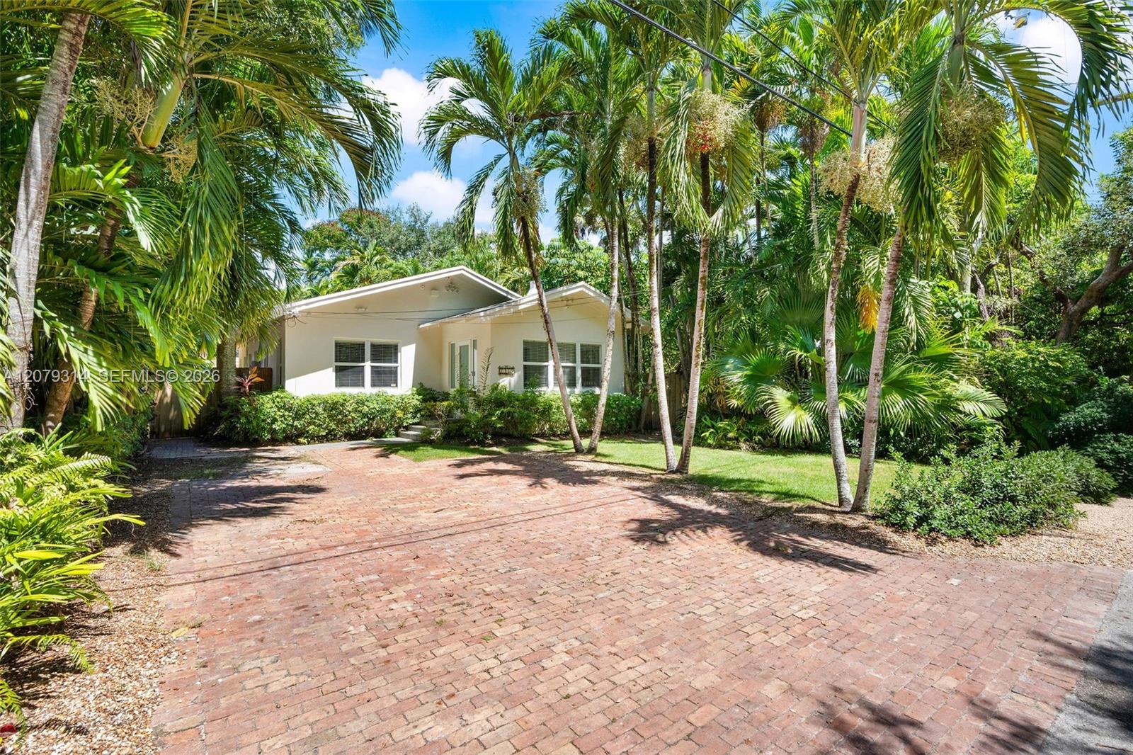 2465 Inagua Ave - 2465 Inagua Ave, Miami, FL 33133 Luxury Property | Jose Angel Pina