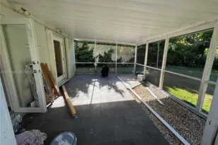 5765 SW 48th St, Miami, FL 33155 - Photo 5