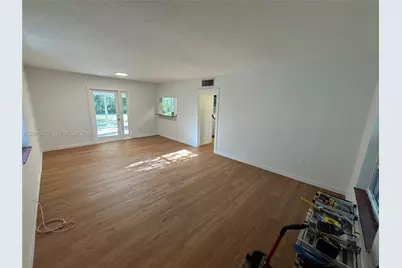 5765 SW 48th St, Miami, FL 33155 - Photo 9