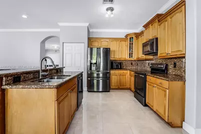 2566 SW 158th Ave, Miramar, FL 33027 - Photo 13