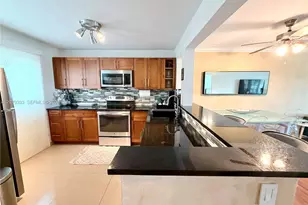 445 NE 195th St, Miami, FL 33179 - Photo 3