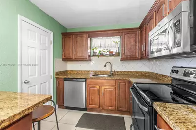 311 SW 70th Ter, Pembroke Pines, FL 33023 - Photo 9
