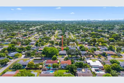 311 SW 70th Ter, Pembroke Pines, FL 33023 - Photo 35
