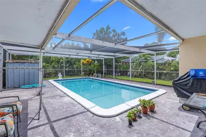 311 SW 70th Ter, Pembroke Pines, FL 33023 - Photo 29