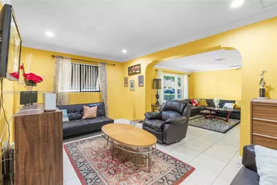 311 SW 70th Ter, Pembroke Pines, FL 33023 - Photo 13