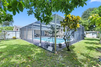 311 SW 70th Ter, Pembroke Pines, FL 33023 - Photo 31