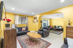 311 SW 70th Terrace, Pembroke Pines, FL 33023 - Photo 9