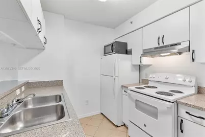 450 S Park Rd #5-105, Hollywood, FL 33021 - Photo 9