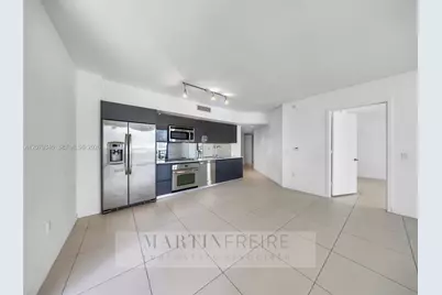 31 SE 6th St #1402, Miami, FL 33131 - Photo 3