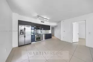31 SE 6th St, Miami, FL 33131 - Photo 3