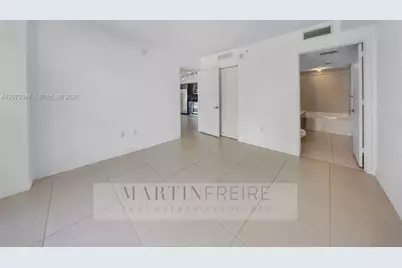 31 SE 6th St #1402, Miami, FL 33131 - Photo 9