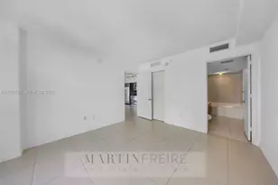 31 SE 6th St, Miami, FL 33131 - Photo 9