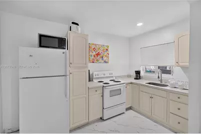 635 SW 16th Ave #2, Miami, FL 33135 - Photo 5