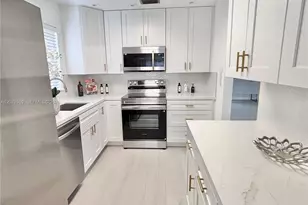 2377 SW 16th Dr, Deerfield Beach, FL 33442 - Photo 3