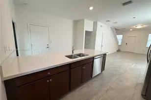 1602 SW 28th Ct, Fort Lauderdale, FL 33315 - Photo 5
