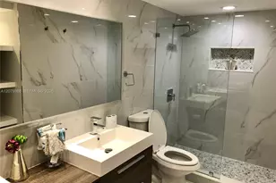 19999 E Country Club Dr, Aventura, FL 33180 - Photo 15