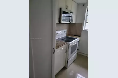 7725 Carlyle Ave #9, Miami Beach, FL 33141 - Photo 5