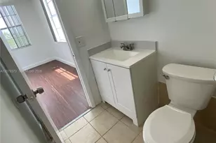 488 NW 165th St Rd, Miami, FL 33169 - Photo 39