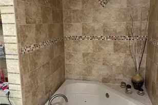 9180 NW 149th Terrace, Miami Lakes, FL 33018 - Photo 9