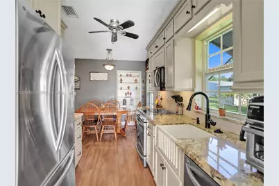 4681 NE 2nd Ave, Oakland Park, FL 33334 - Photo 7