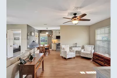 4681 NE 2nd Ave, Oakland Park, FL 33334 - Photo 5