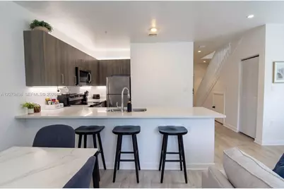 171 NW 158th St #10, Miami, FL 33169 - Photo 5