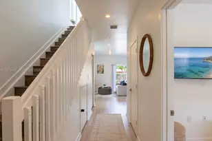 171 NW 158th St, Miami, FL 33169 - Photo 7