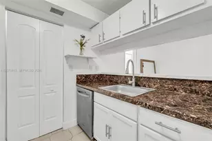 15470 SW 82nd Ln, Miami, FL 33193 - Photo 13